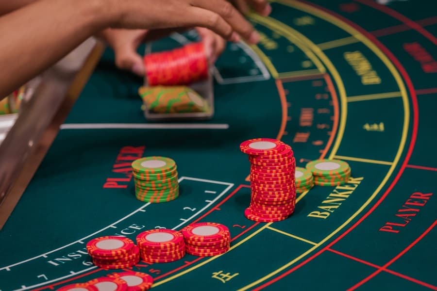 FAQ – Những câu hỏi thường gặp về khi chơi Baccarat